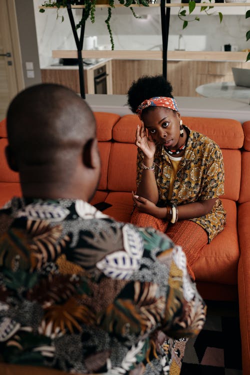 有关一對, 人, 印花衬衫的免费素材图片