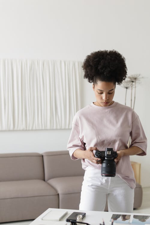 有关單反相機, 在家, 垂直拍摄的免费素材图片