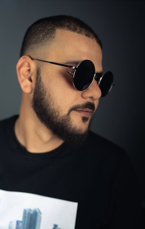 有关人, 側面圖, 嚴肅的免费素材图片