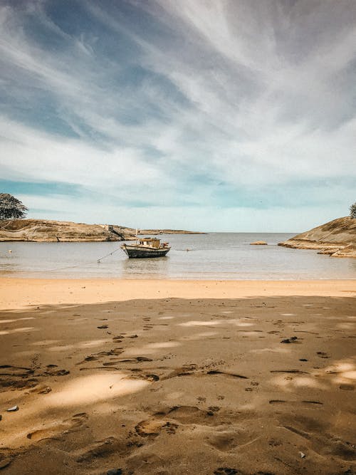 有关停泊, 垂直拍摄, 岸邊的免费素材图片