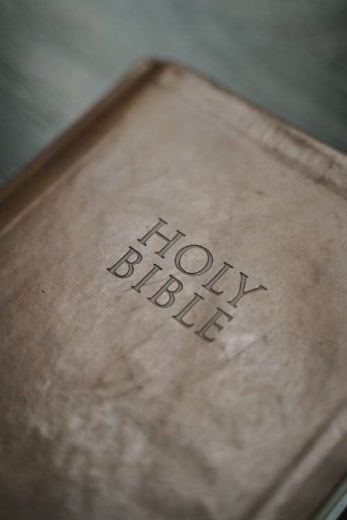 有关圣经, 垂直拍摄, 書的免费素材图片