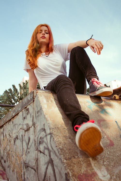 有关低角度拍攝, 垂直拍摄, 塗鴉的免费素材图片