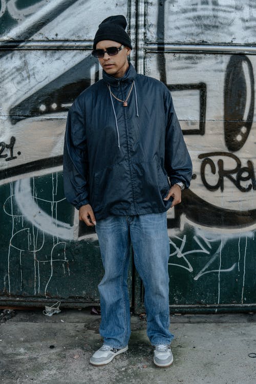 有关人, 垂直拍摄, 墨鏡的免费素材图片