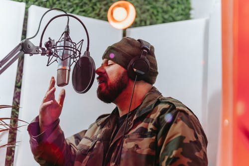 有关人, 偽裝, 唱歌的免费素材图片