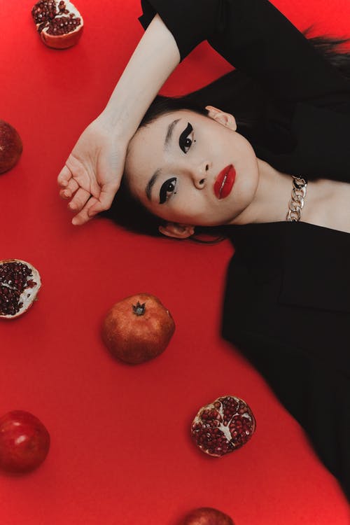 有关垂直拍摄, 女人, 年輕的免费素材图片