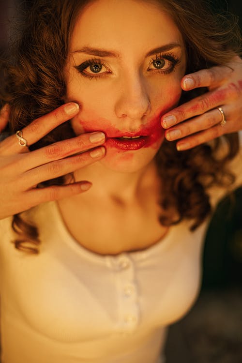 有关咖啡色頭髮的女人, 女人, 混亂的的免费素材图片