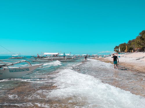 有关波浪撞擊, 海濱, 海灘的免费素材图片