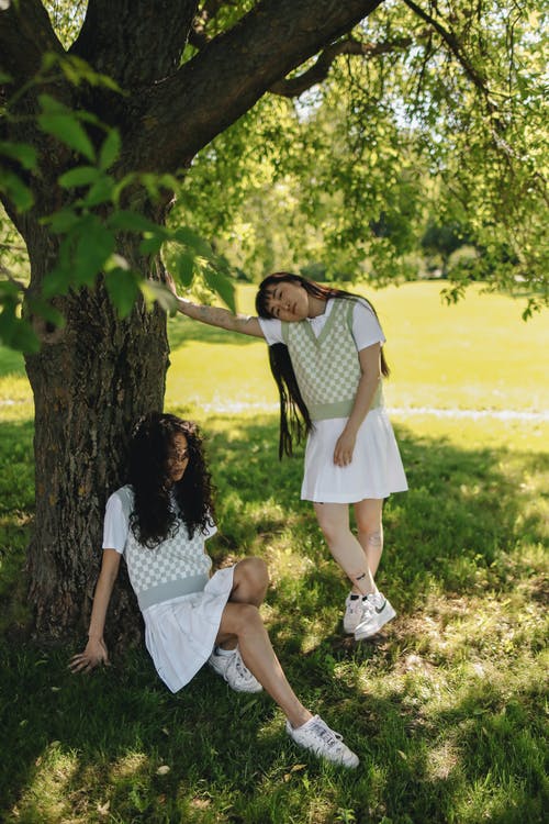 有关倚, 公園, 制服的免费素材图片