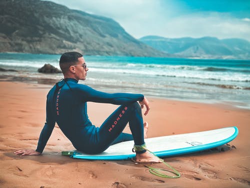 有关人, 土耳其藍, 坐下的免费素材图片