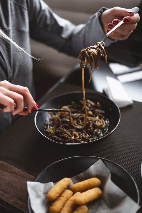 有关亞洲食品, 吃, 坐的免费素材图片