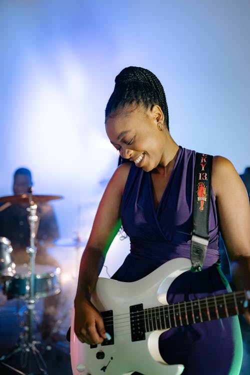 有关吉他手, 垂直拍摄, 女人的免费素材图片