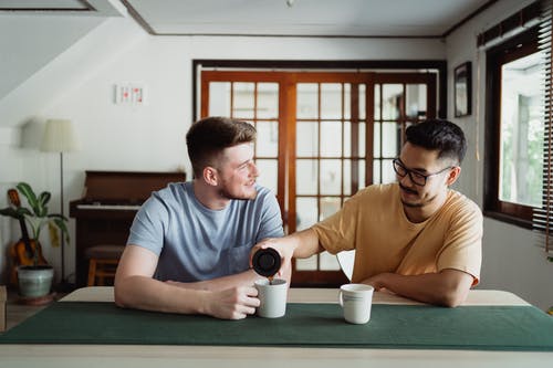 有关傾注, 咖啡, 微笑的免费素材图片