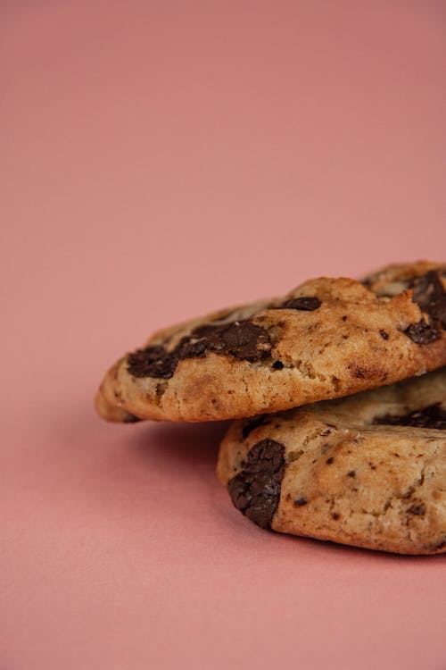 有关foodphotography, 垂直拍摄, 巧克力碎片餅乾的免费素材图片