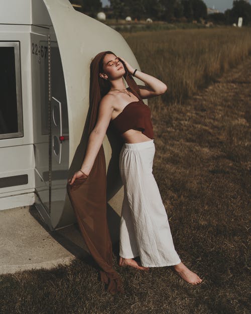 有关圍巾, 垂直拍摄, 女人的免费素材图片