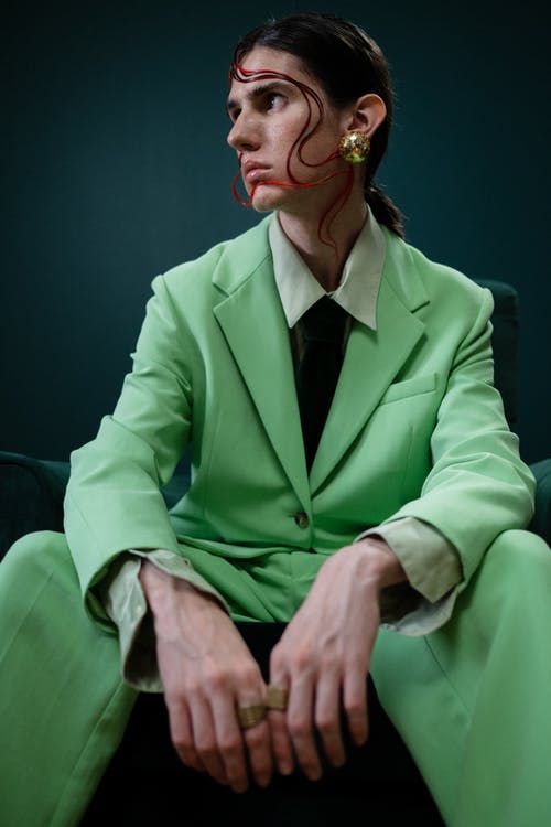 有关人, 发链, 單人沙發的免费素材图片