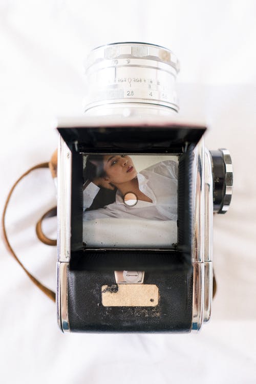 有关头下的手, 女性, 攝影的免费素材图片