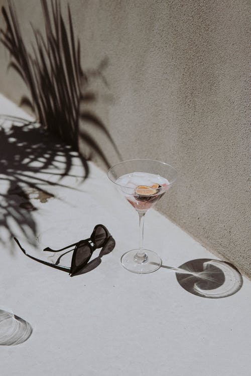 有关喝, 垂直拍摄, 墨鏡的免费素材图片