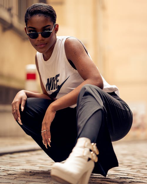 有关人, 垂直拍摄, 墨鏡的免费素材图片