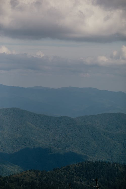 有关垂直拍摄, 天性, 山顶风光的免费素材图片