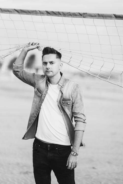 有关人, 單色, 垂直拍摄的免费素材图片