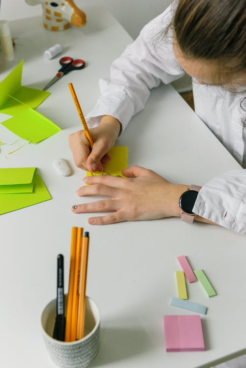 有关女人, 寫作, 手的免费素材图片