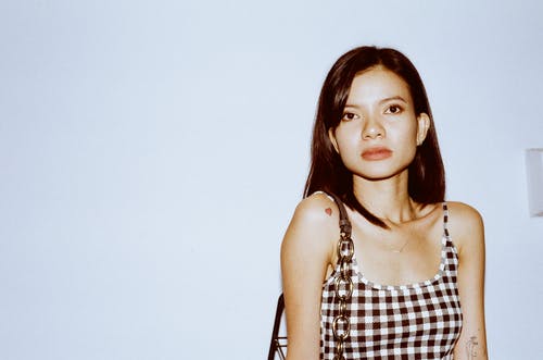 有关亚洲小姐, 刺青的, 咖啡色頭髮的女人的免费素材图片