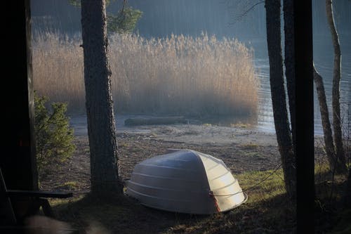 有关倾覆, 反射, 天氣的免费素材图片