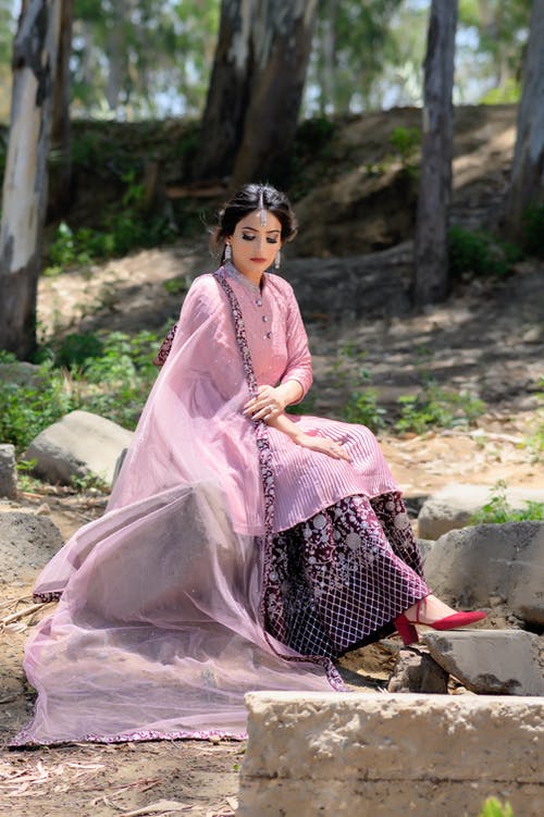 有关传统服装, 優雅, 坐的免费素材图片