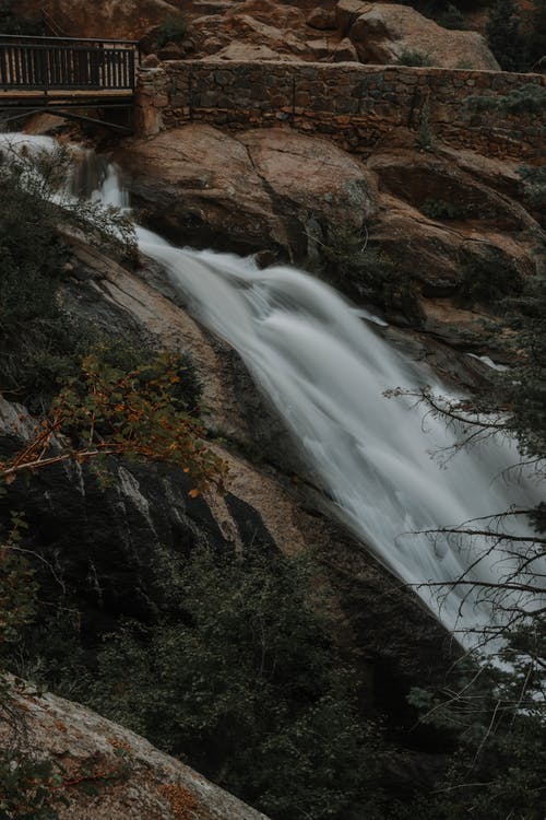 有关垂直拍摄, 天性, 岩層的免费素材图片