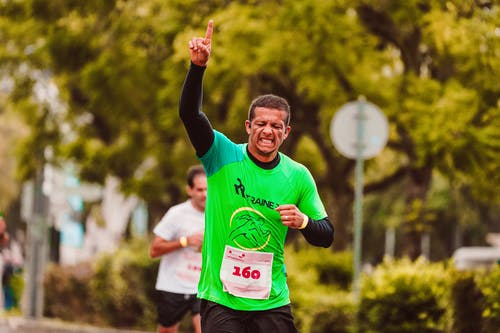 有关举起手臂, 亞軍, 人的免费素材图片