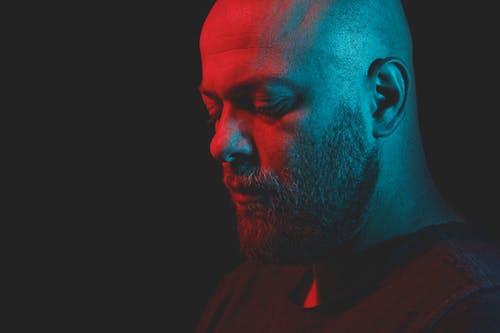 有关不情绪化, 人, 弱光的免费素材图片