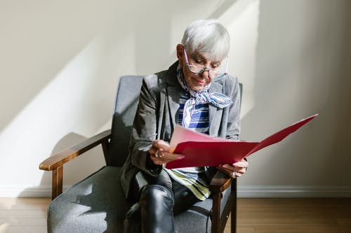 有关严肃的面孔, 商業, 單人沙發的免费素材图片