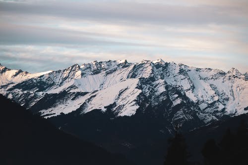 有关喜馬拉雅山, 白雪皚皚的山, 自然攝影的免费素材图片