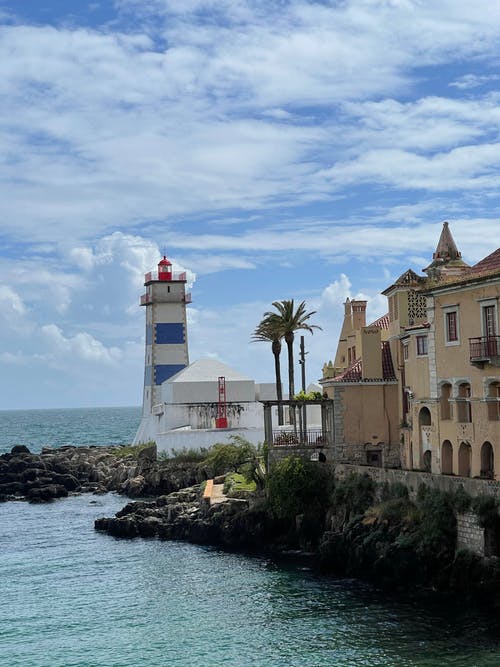 有关垂直拍摄, 岩石的, 岸邊的免费素材图片