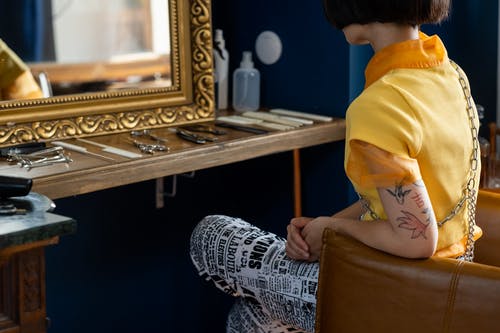 有关單人沙發, 坐, 多色的的免费素材图片