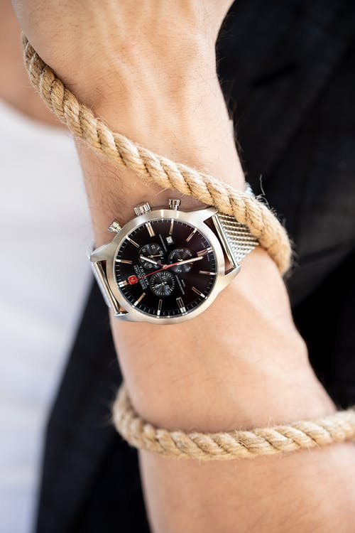 有关垂直拍摄, 手錶, 特写的免费素材图片