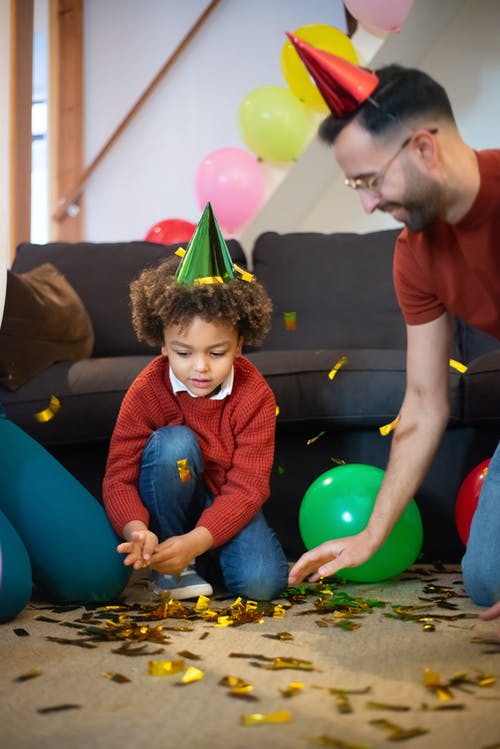 有关五彩紙屑, 人, 兒童的免费素材图片