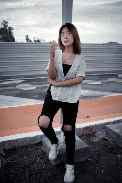 有关垂直拍摄, 女人, 擺姿勢的免费素材图片