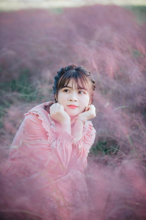 有关双手放在脸上, 垂直拍摄, 帥氣的免费素材图片