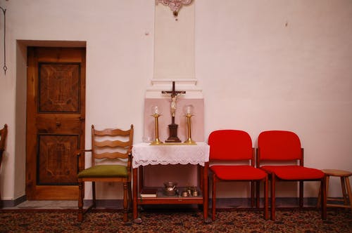 有关凳子, 十字架, 教會的免费素材图片