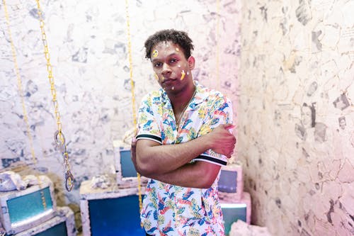 有关严肃的面孔, 双臂交叉, 成人的免费素材图片