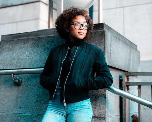 有关倚, 夾克, 女人的免费素材图片