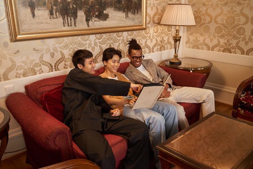 有关坐, 套裝, 女人的免费素材图片