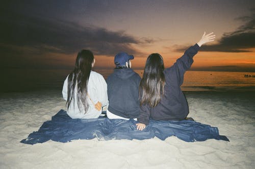 有关坐, 女性, 後視圖的免费素材图片