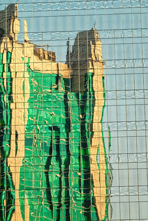 建筑物的倒影 · 免费素材图片