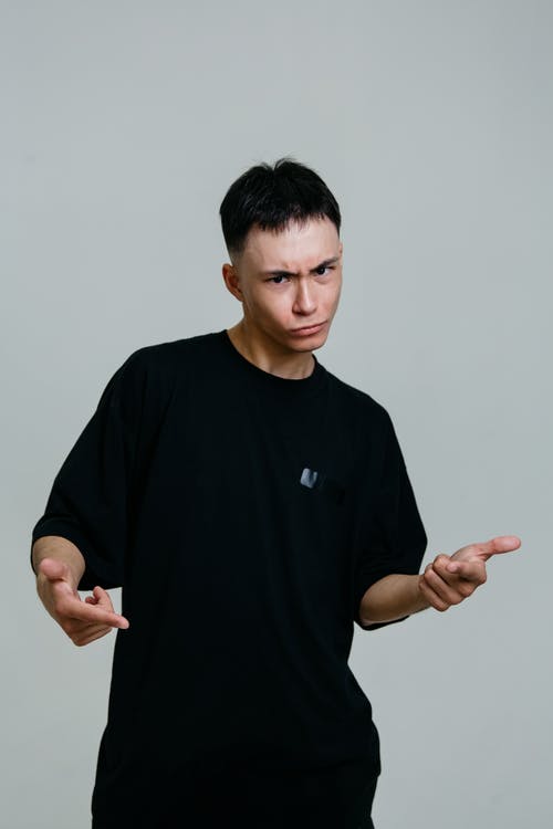 有关不高興, 人, 室內的免费素材图片