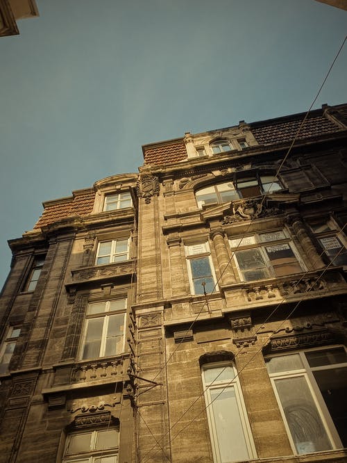有关低角度拍摄, 垂直拍摄, 建築外觀的免费素材图片
