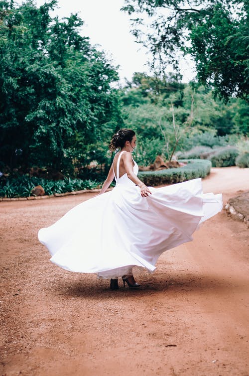 有关人, 垂直拍摄, 女人的免费素材图片