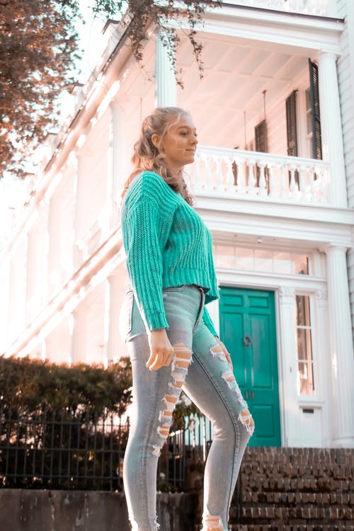 有关休閒裝, 垂直拍摄, 女人的免费素材图片