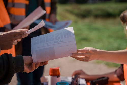 有关伸出援助之手, 合作, 團隊合作的免费素材图片